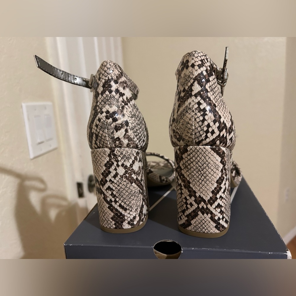 NWT- Worthington Snake Print Open-toe Strap Heels 👠 - Picture 5 of 8